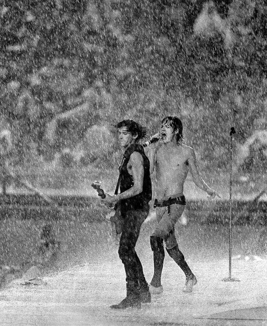 Mick Jagger, Keith Richards in Dallas rainstorm, 1981 - Morrison Hotel Gallery